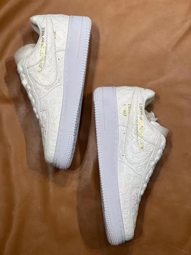 LOUIS VUITTON × NIKE AIR FORCE 1 27cm