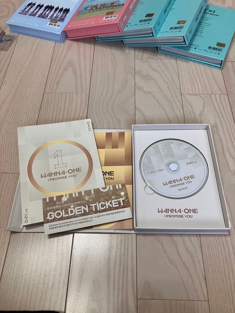 Wanna One CDアルバムセットと特典