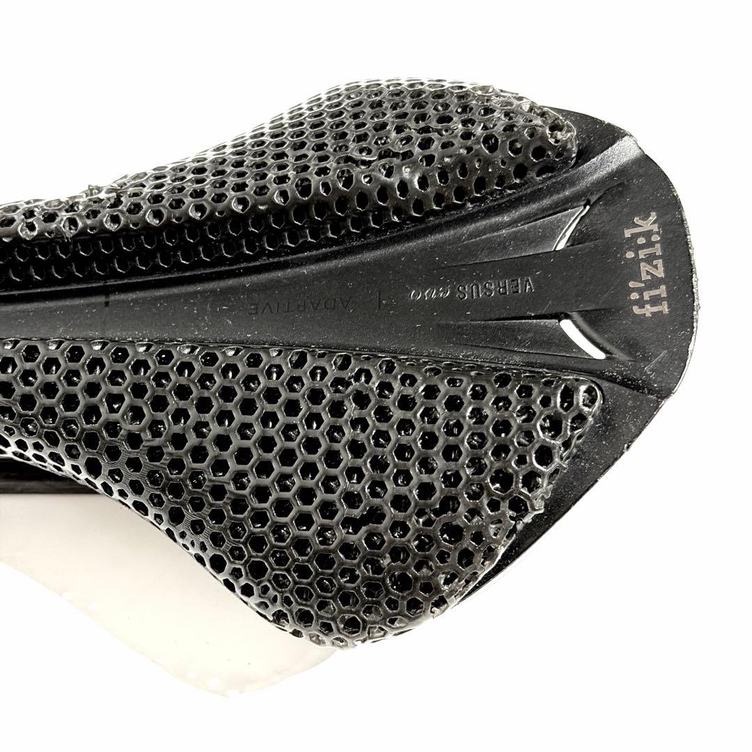 フィジーク Antares Versus Adaptive R1 3Dサドル