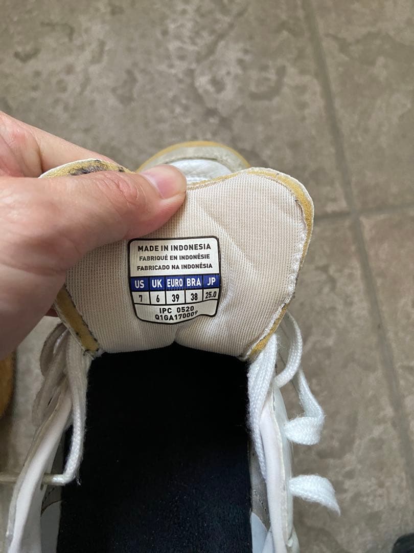 ミズノ　モレリアin 25.0cm