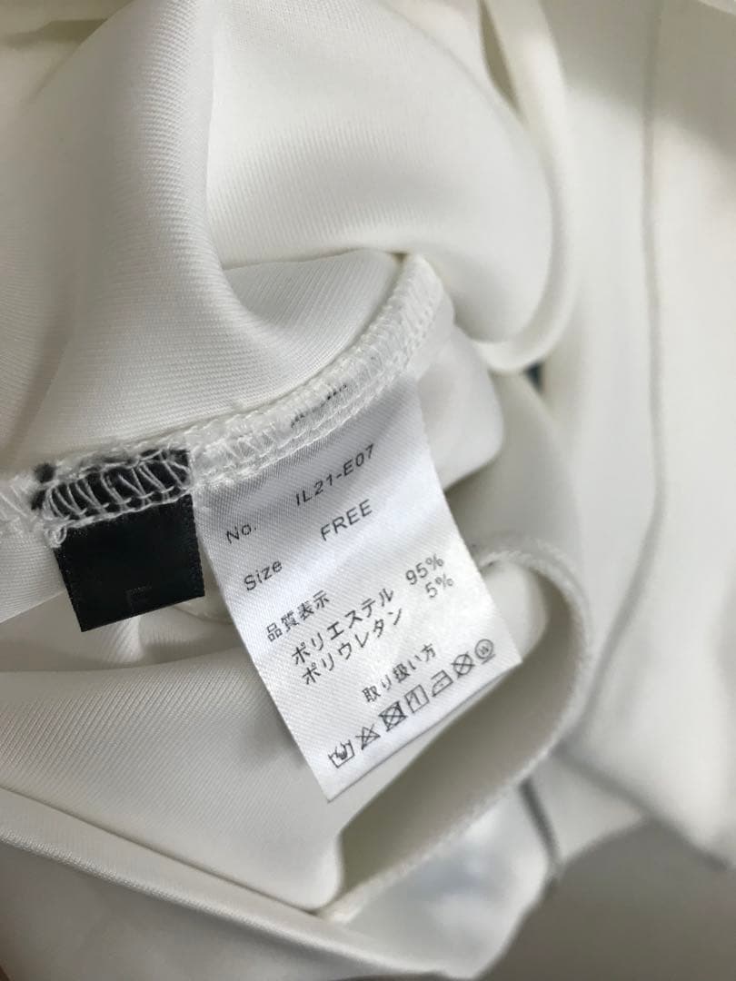 ililil イルイルイル　水色と白のジップアップパーカー　天使界隈