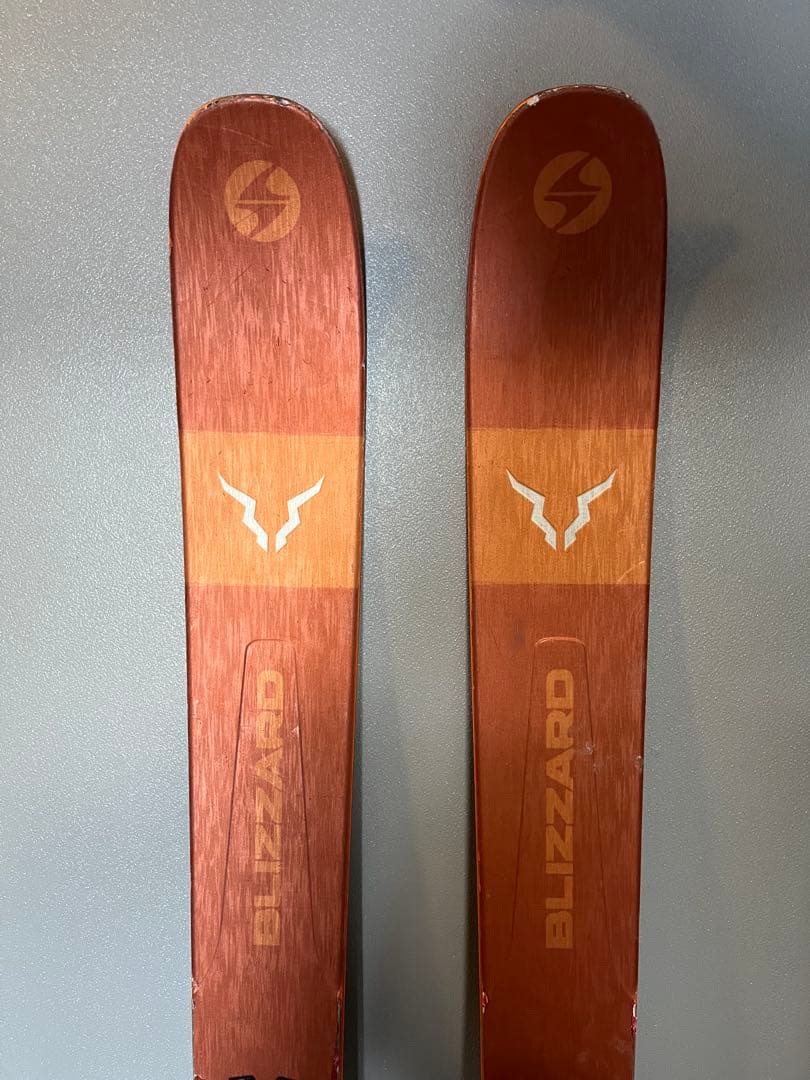 スキー板　BLIZZARDブリザードラスラー11 172cm