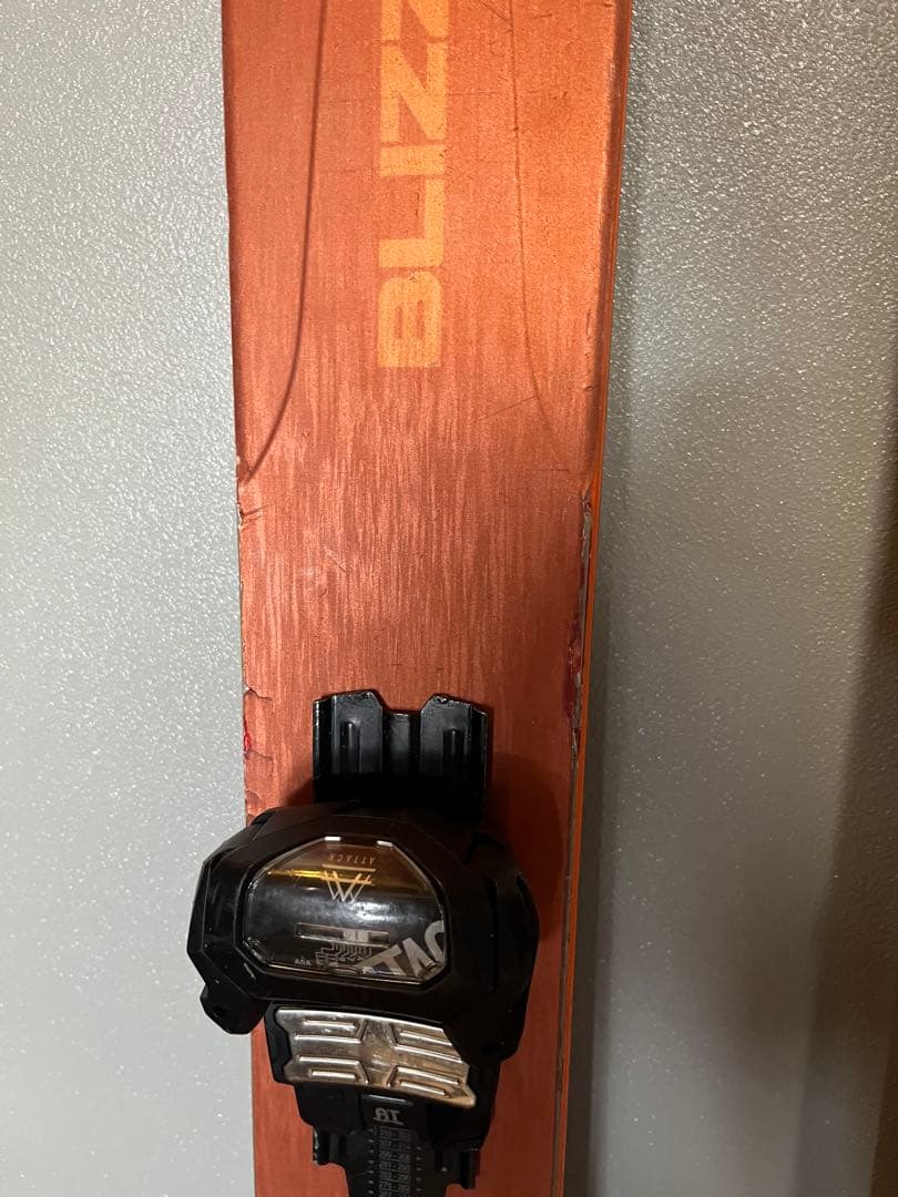 スキー板　BLIZZARDブリザードラスラー11 172cm