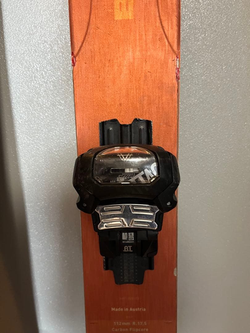 スキー板　BLIZZARDブリザードラスラー11 172cm