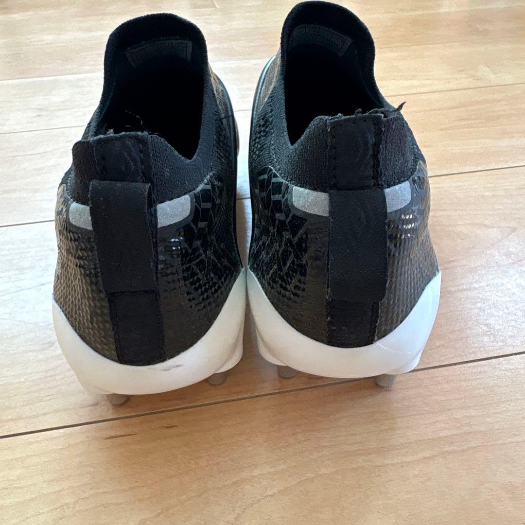 Umbro ブラック サッカーシューズ FG