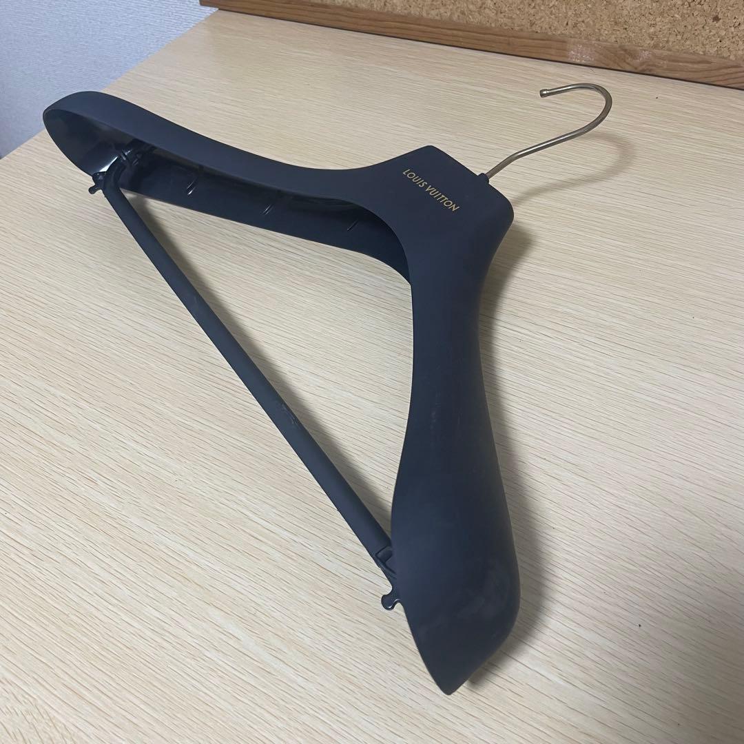 LOUIS VUITTON ブラックハンガー 3本セット