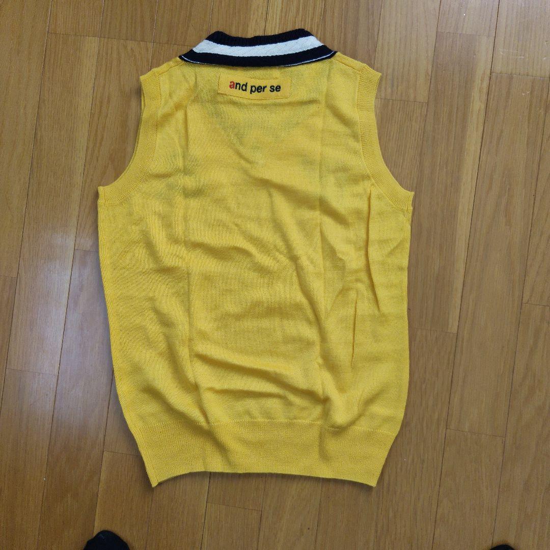 and per se イエロー ニットベスト