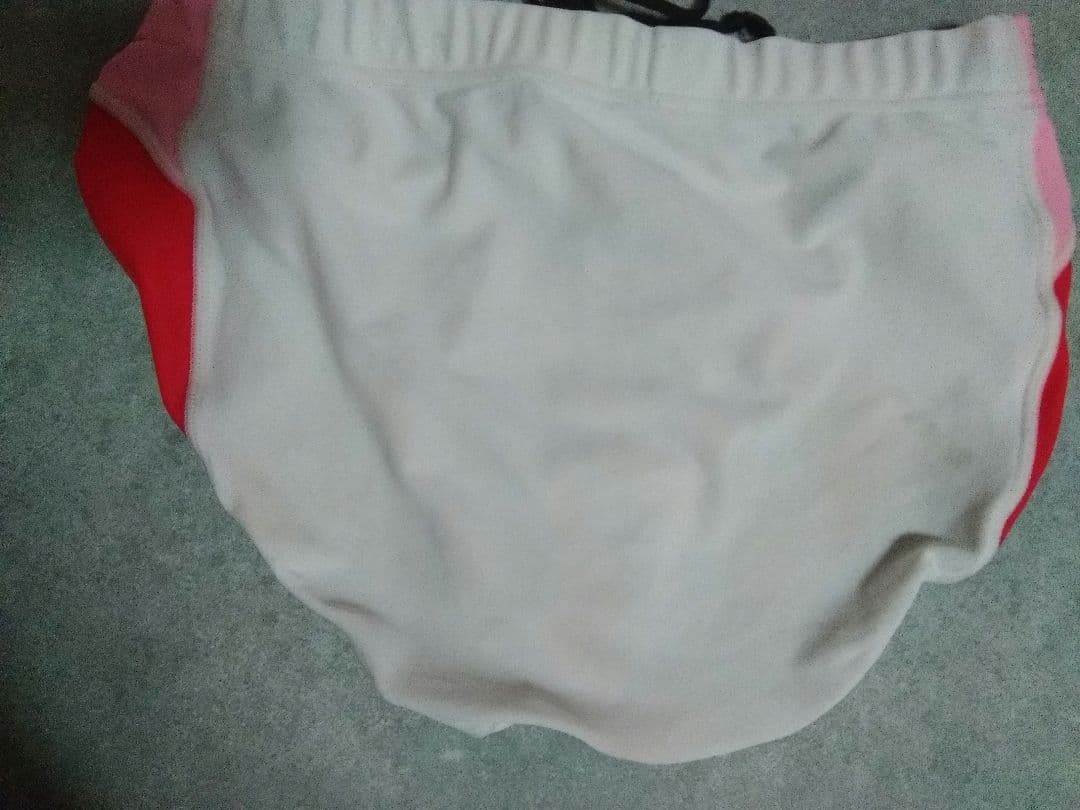 アシックス　陸上用ショーツ ホワイト/レッド/ピンク