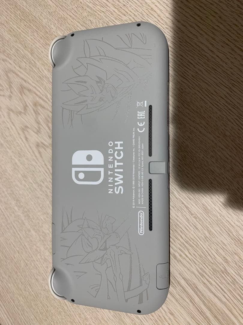 Switch Lite本体ザシアン・ザマゼンタ　ケース、ソフト付