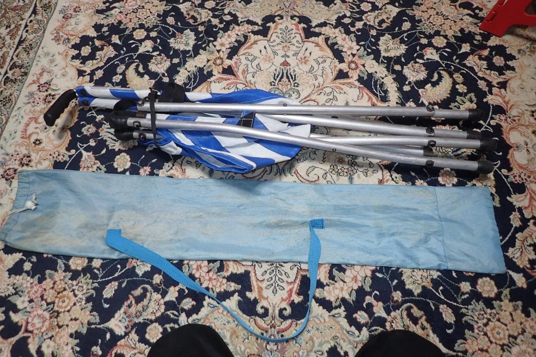 Gadabout アウトドアチェア 青と白ストライプ