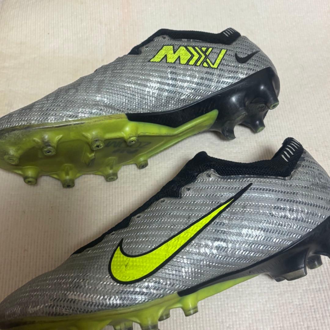 ナイキ サッカースパイク マーキュリアル AG 銀
