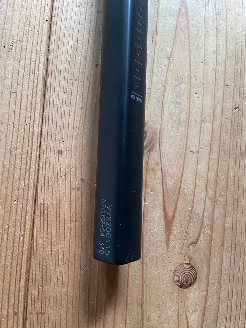 focus izalcomax カーボン　シートポスト　フォーカス　純正