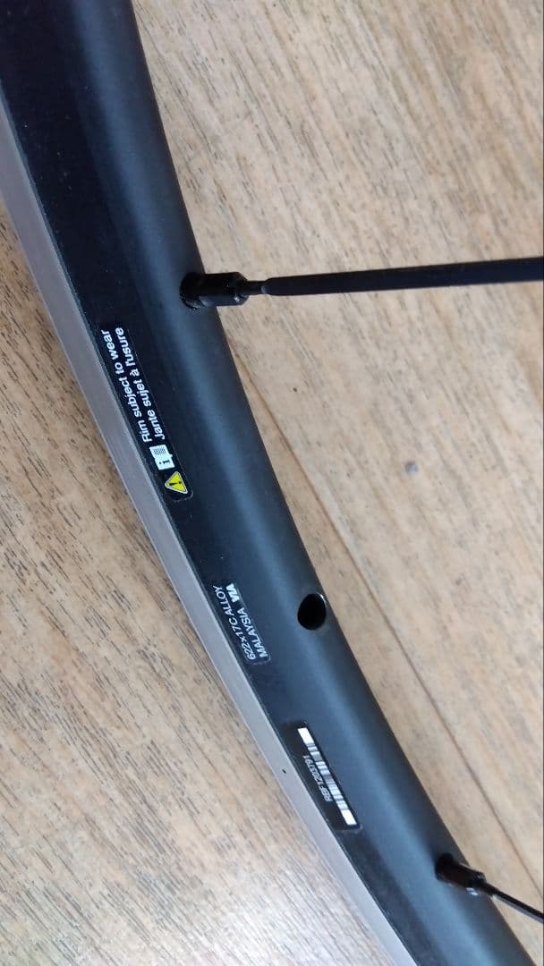 SHIMANO　8−11速用ホイール　ＷＨ−RS300