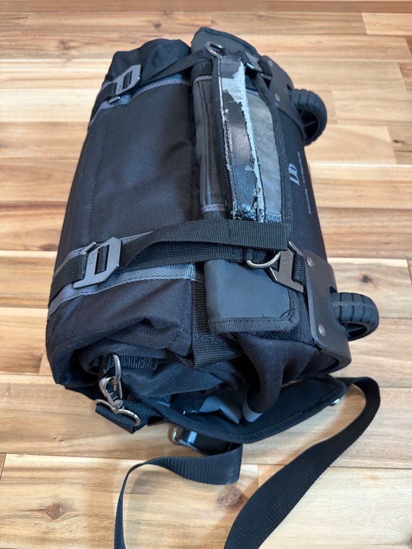 Db スノーボードバッグ ブラック　スノーローラー