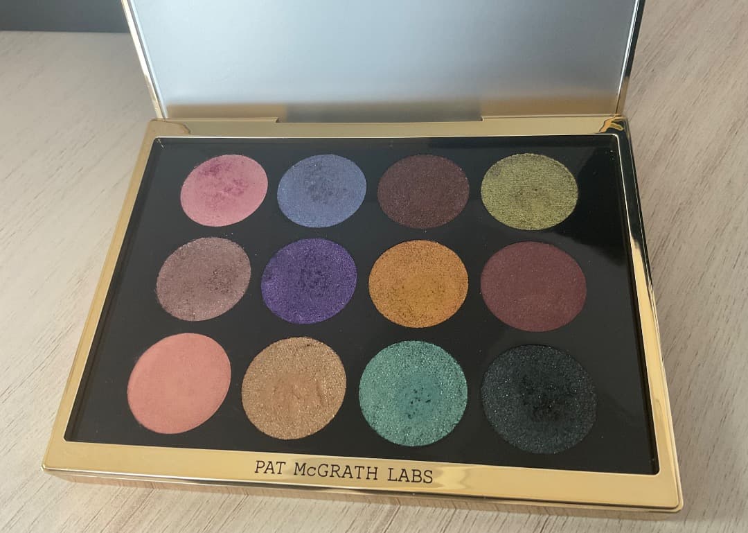 【みうちゃん】パットマグラス Mega EyeShadowPalette
