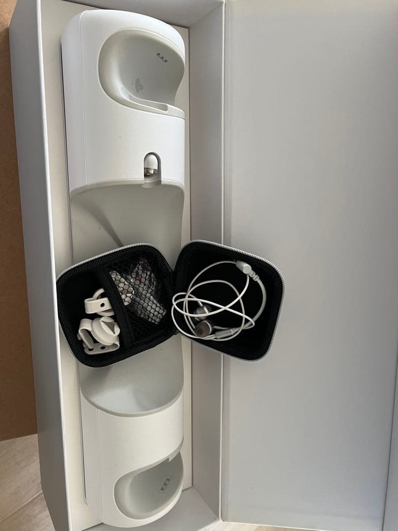  Quest2本体＋充電ドック＋レンズ枠＋イヤホン