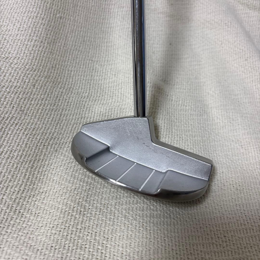 シンプルな金属製パター