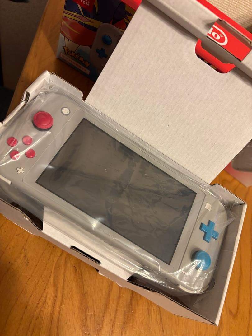 Nintendo Switch Lite ポケモンデザイン