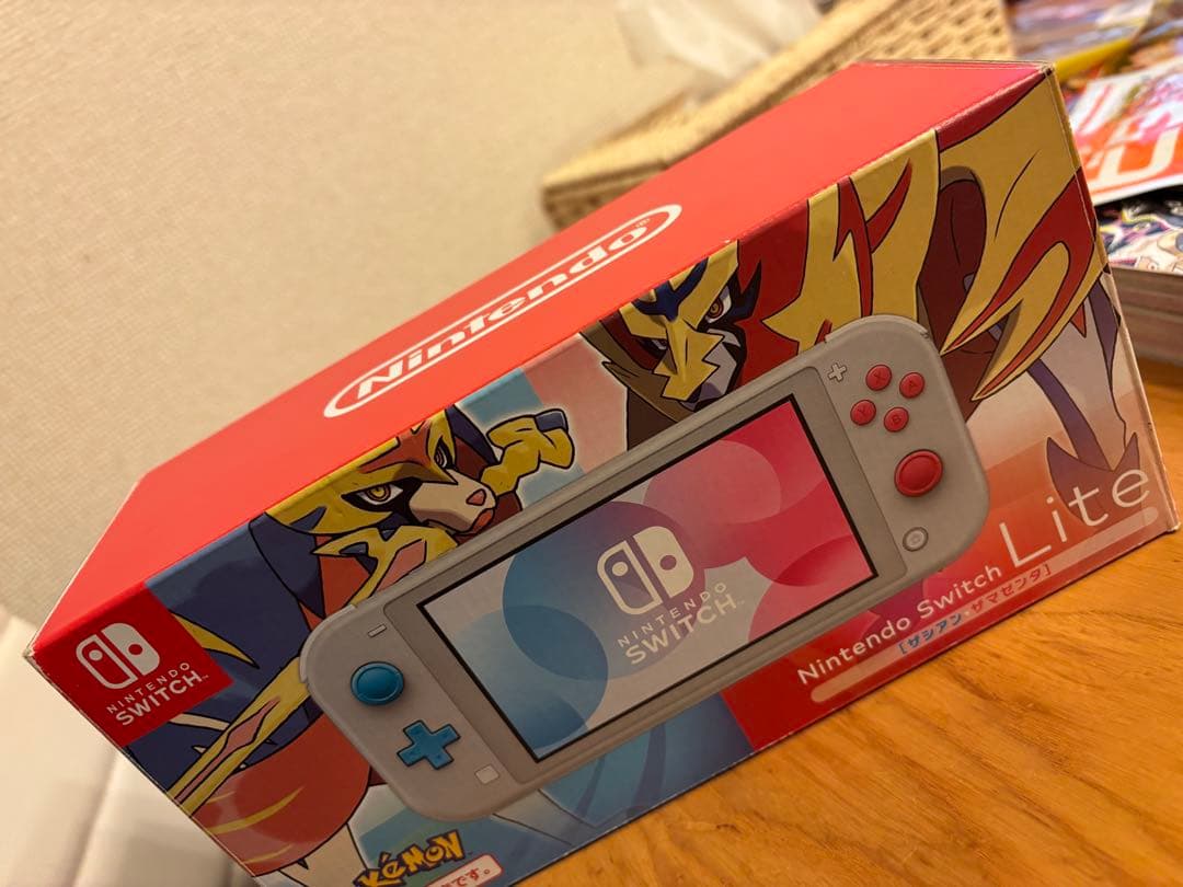 Nintendo Switch Lite ポケモンデザイン