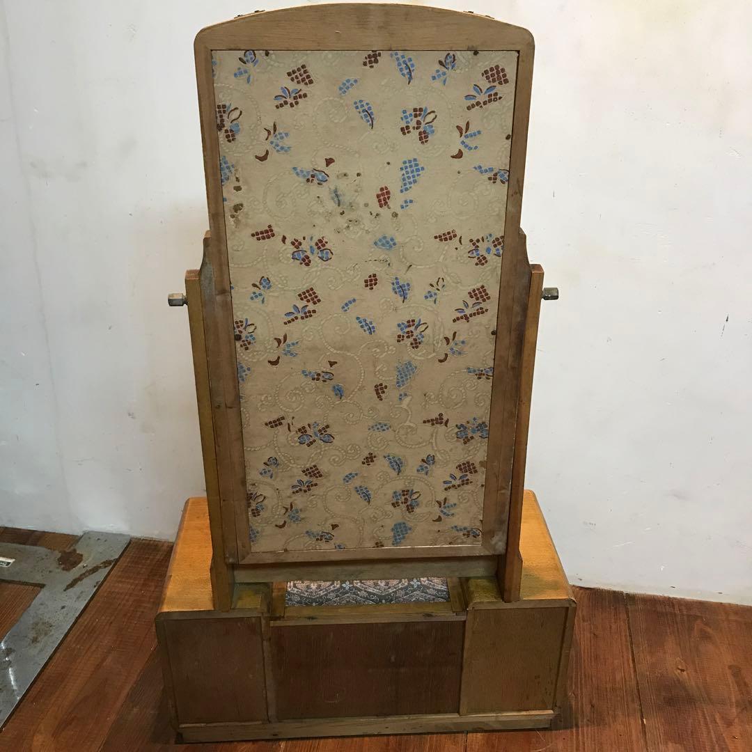 ヴィンテージ　木製　鏡台　ドレッサー　レトロな　しっかりとしたつくり　雰囲気ある