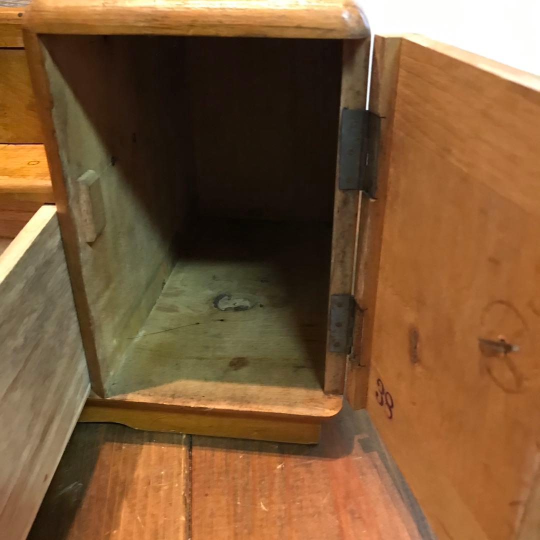 ヴィンテージ　木製　鏡台　ドレッサー　レトロな　しっかりとしたつくり　雰囲気ある