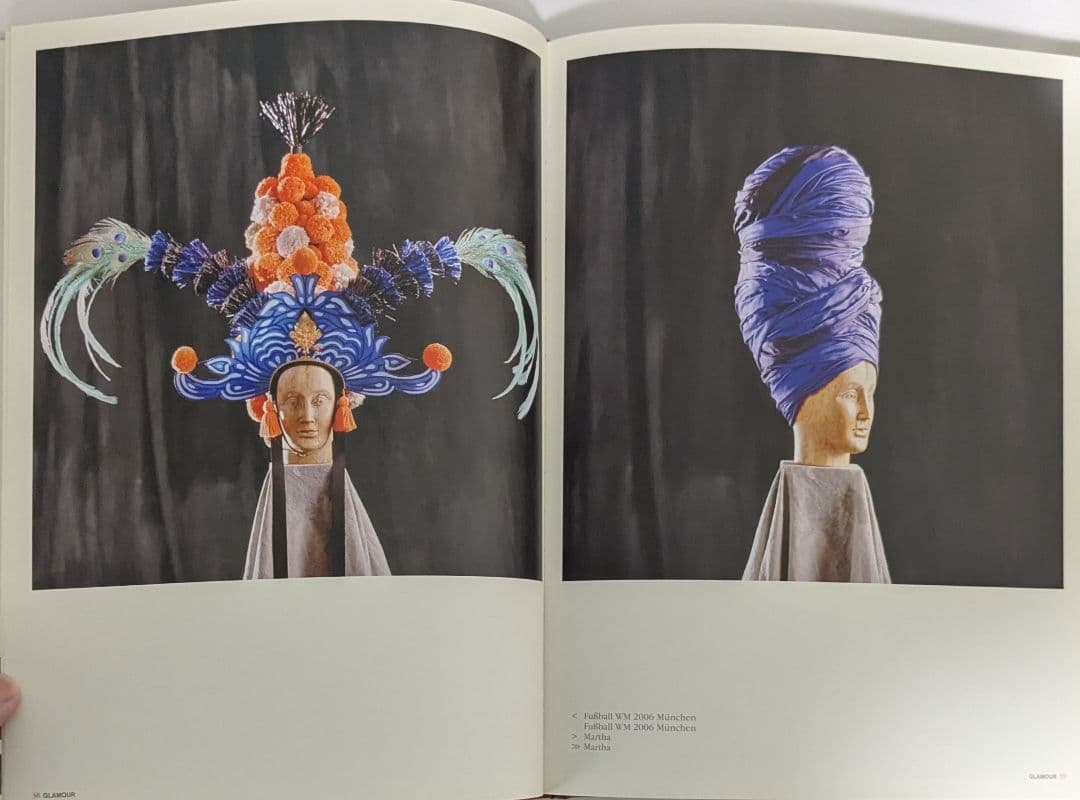 洋書　GLAMOUR　グラマー：コスチュームの魔法の世界