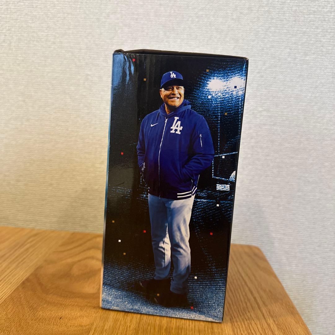 ドジャース デイブ・ロバーツ監督　ボブルヘッド人形(箱にダメージあり)