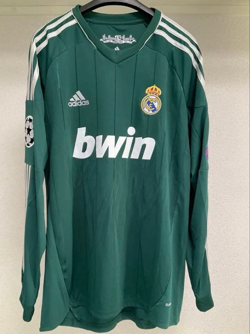 レアル・マドリード MODRIĆ 19 シャツ