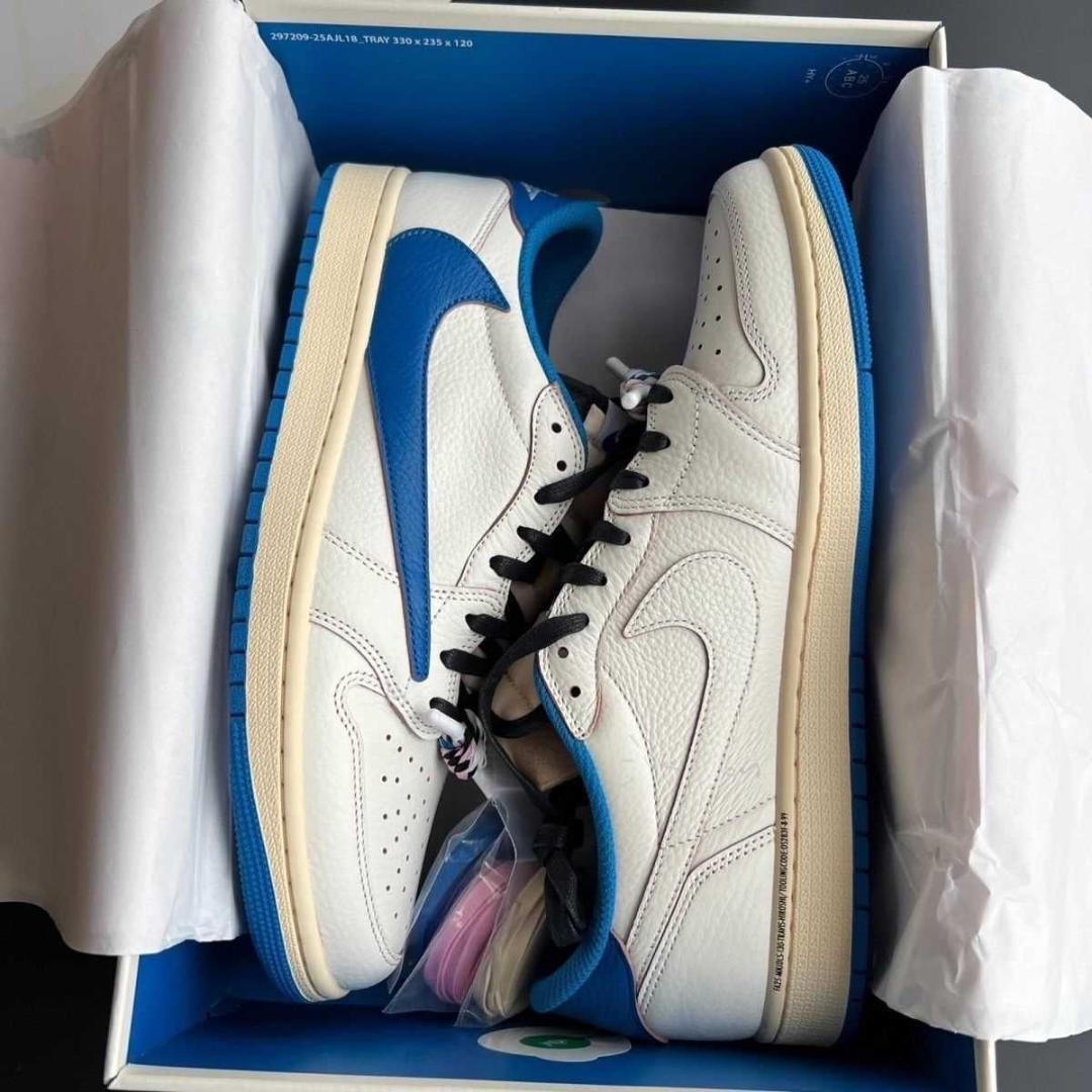 Trāvis Scott × Nīke AīrJordan