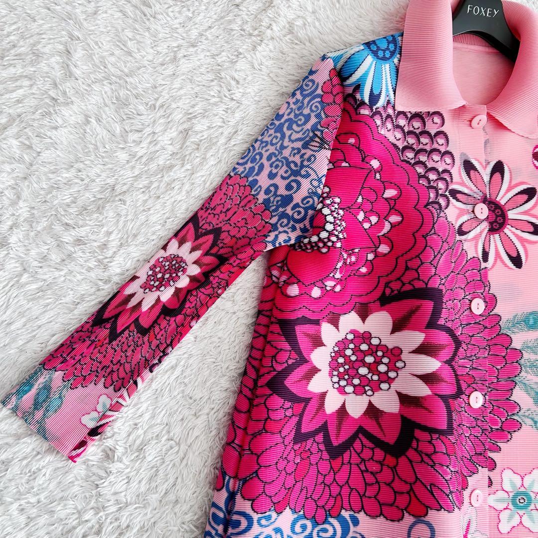 極美品　cawaii 目を惹く 鮮やかな花のアコーディオン　プリーツ　羽織り