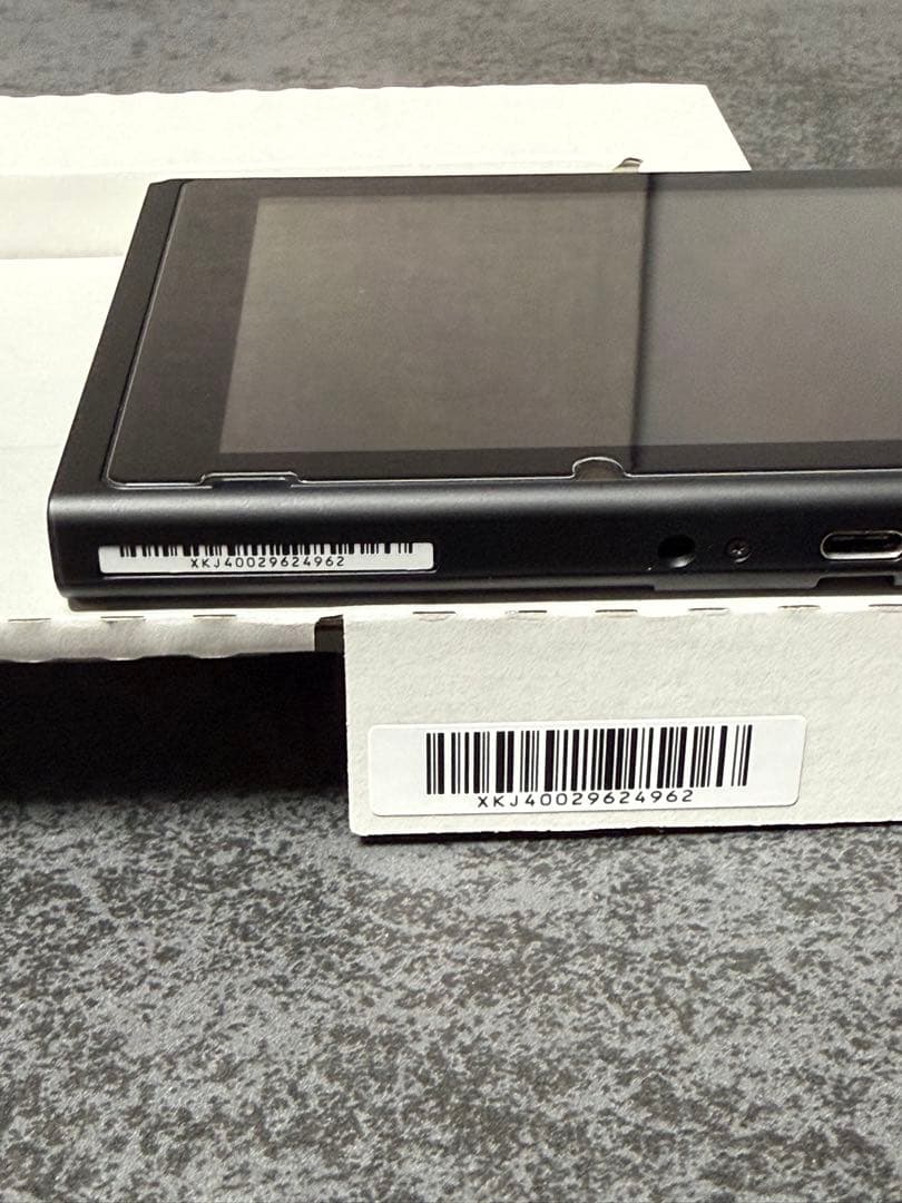 【中古 美品】Nintendo Switch 本体 ＋おまけ ドラクエ モンハン