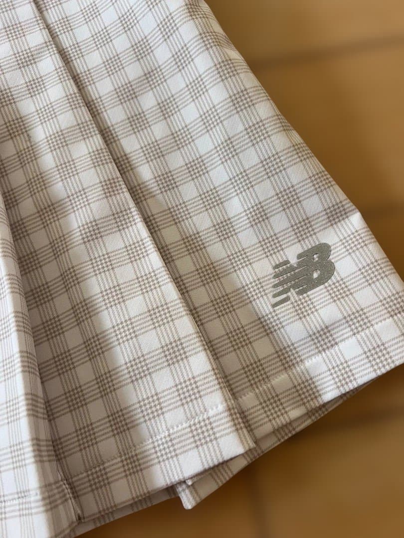 ニューバランス★SOFTSHELLFULLZIPHOODIE 、スカートM美品