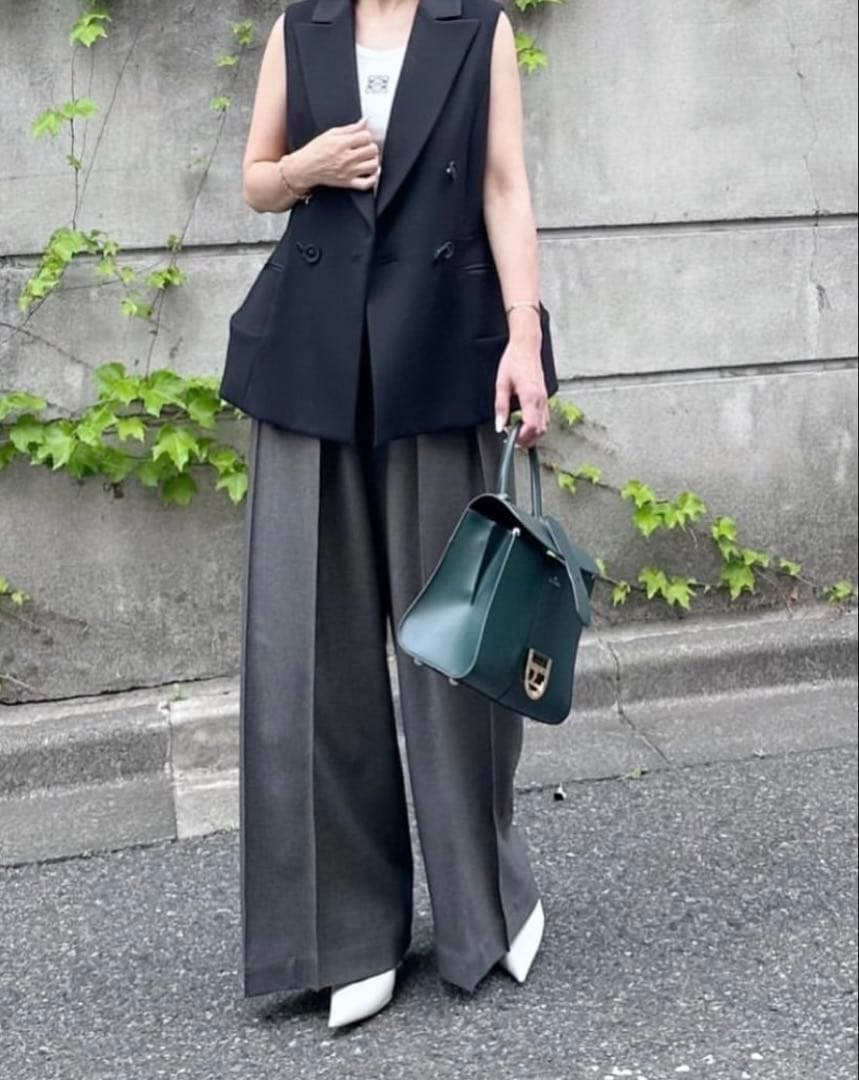 新品タグ付き★cygne シーニュ　スワンジレvalerie ブラック