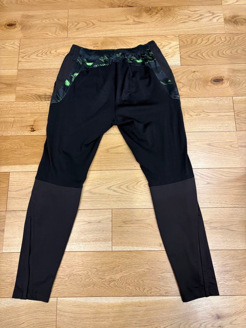 ASICS トレーニングウェア　上下セット　裏起毛 人気