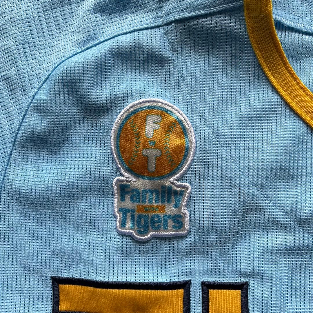 阪神タイガース FwT 佐藤輝明選手 8番 サイン入りレプリカユニフォームL