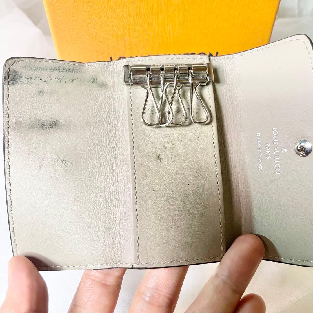 LOUIS VUITTONモノグラムマヒナ ミュルティクレ4 4連 キーケース