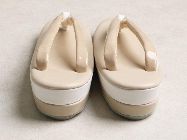 【新品】草履バッグセット　エナメル (ベージュ)　02884