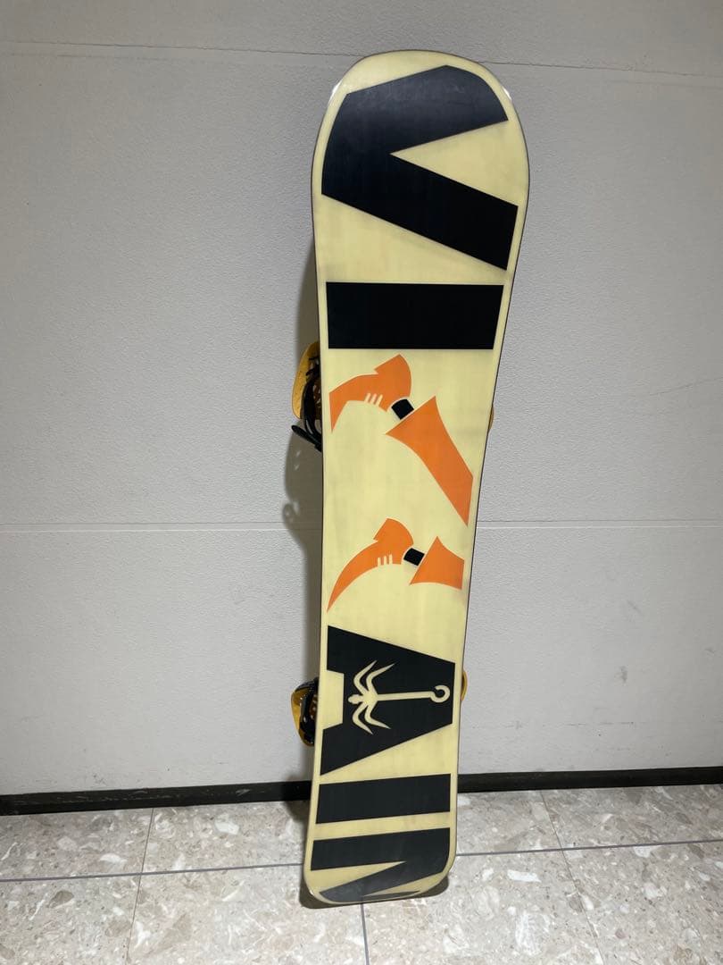 【美品】SALOMON サロモンスノーボード　ビレイン VILLAIN 153