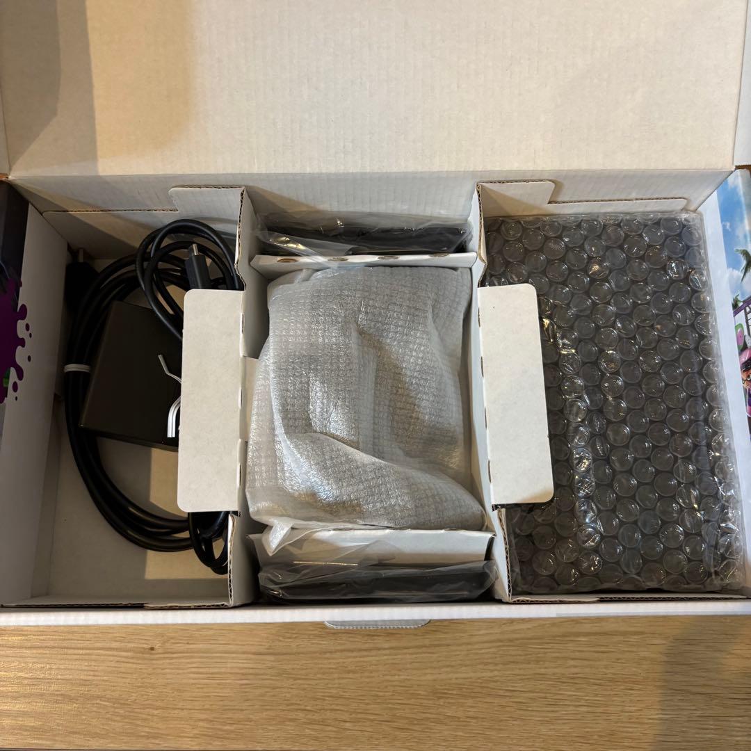 【美品】Nintendo Switch 本体 スプラトゥーン2 エディション