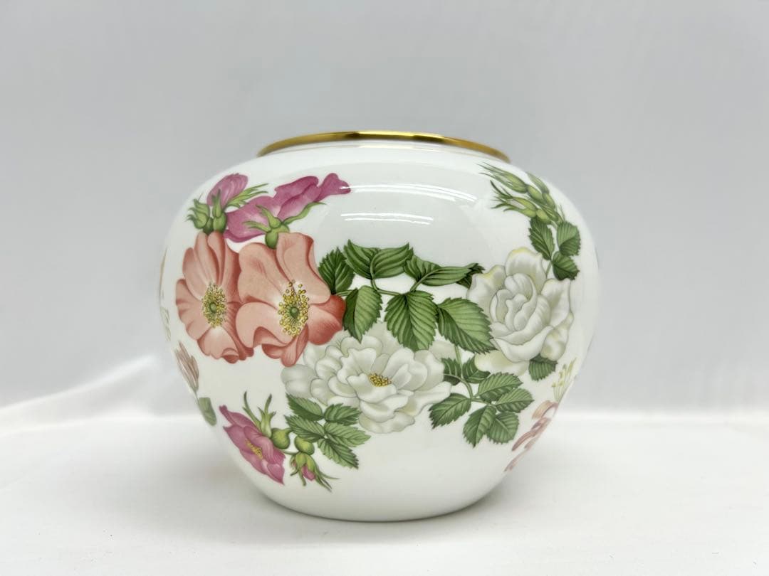 希少ウェッジウッド王立園芸協会 限定サマ ーローズ花瓶