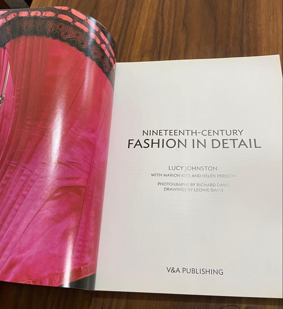 Nineteenth-Century Fashion in Detail 美品