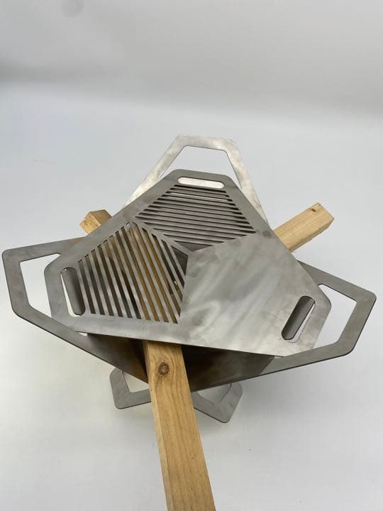 焚き火台組立　5秒！