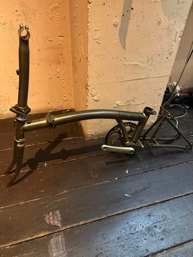 プロンプトン　自転車　フレーム　折り畳み　組立　　サドル　タイヤ