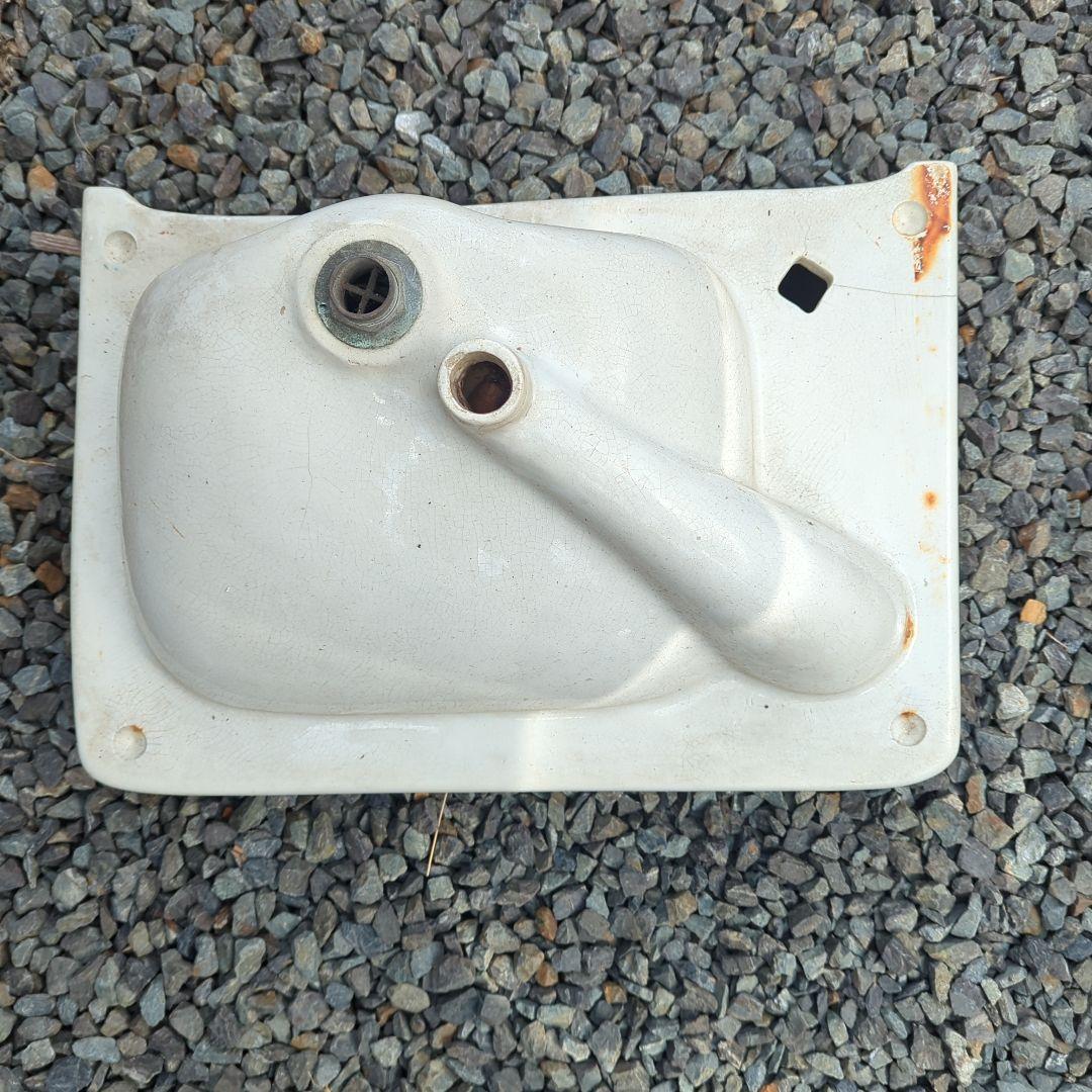 レトロな洗面台