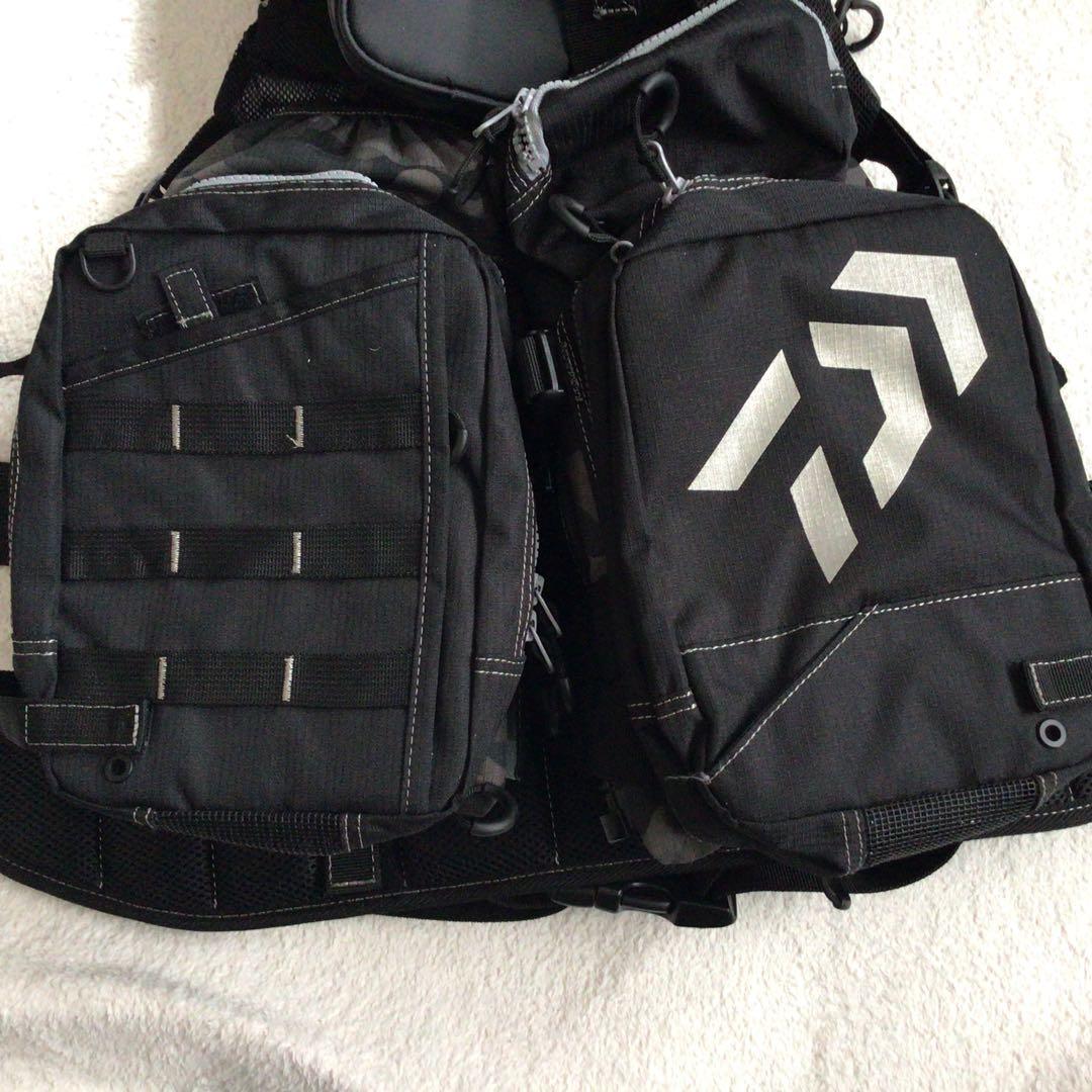 [ほぼ未使用・美品]ダイワ ベンチクールゲームベストIV DF-6109^_^