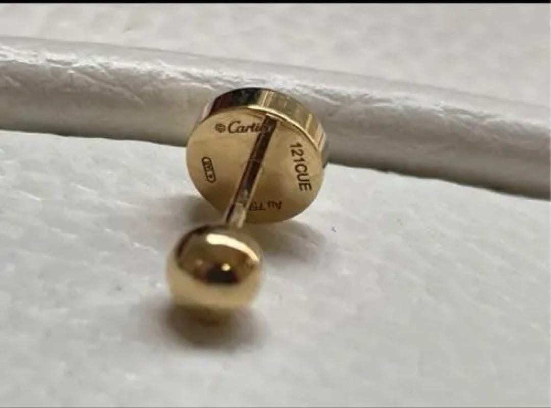 カルティエ　ラブ　LOVE シングルピアス　K18 イエローゴールド　片耳