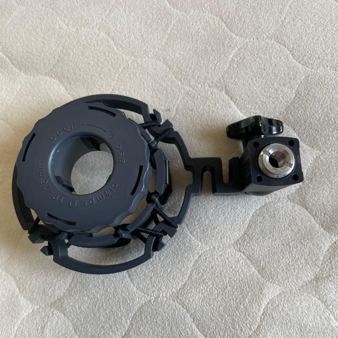 【値下げしました】AKG C214 コンデンサーマイク 新品同様