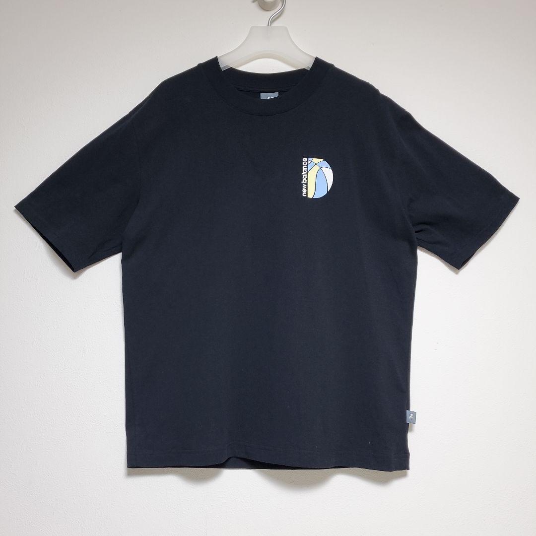 Hoops Mosaic Court オーバーサイズ ニューバランス Tシャツ