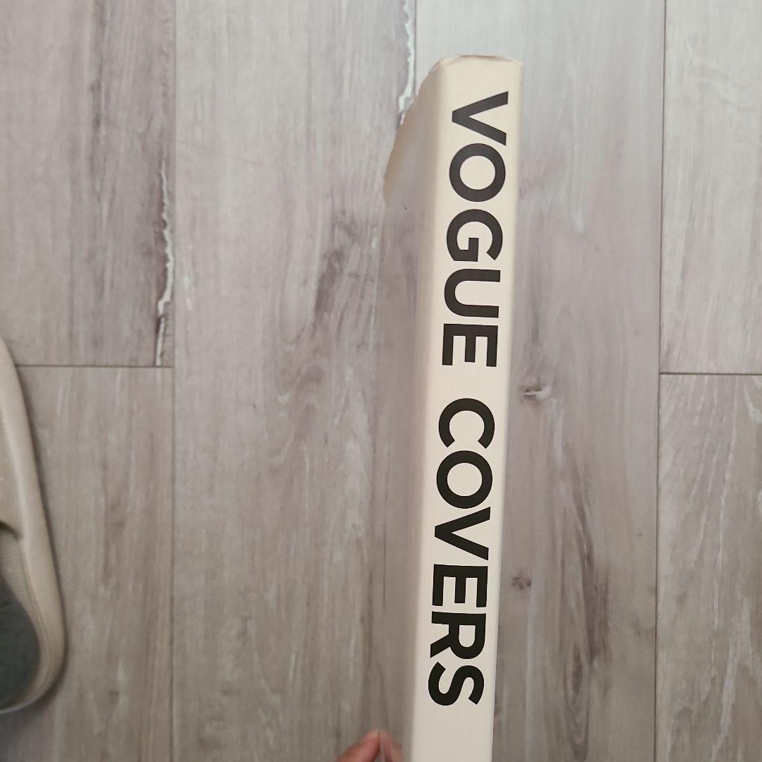 洋書 VOGUE COVERS