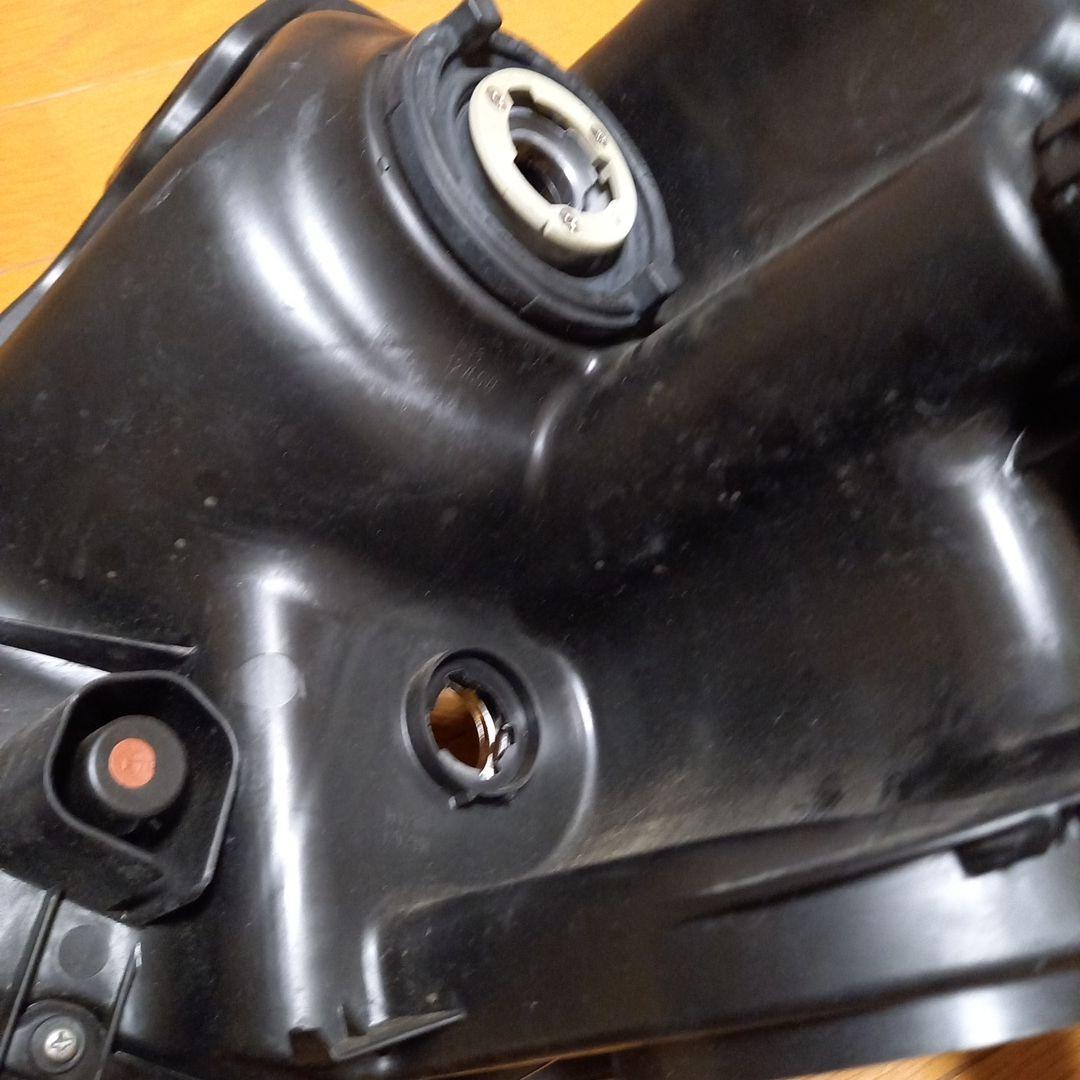 ダイハツタントカスタムLA600S純正右側ヘッドライトユニット